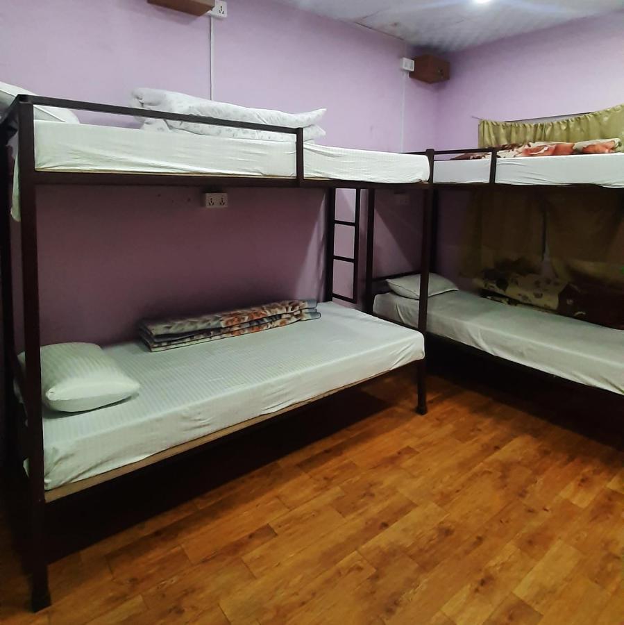 Margik Backpackers Hostel Pokhara Exterior photo
