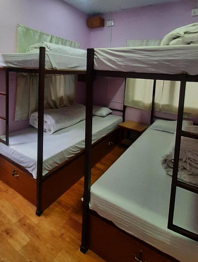 Margik Backpackers Hostel Pokhara Exterior photo