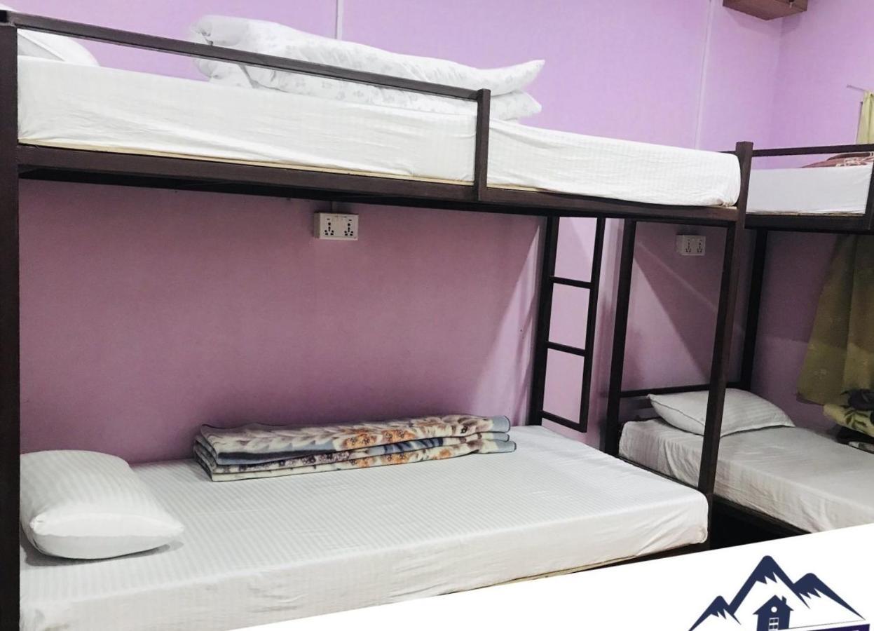 Margik Backpackers Hostel Pokhara Exterior photo