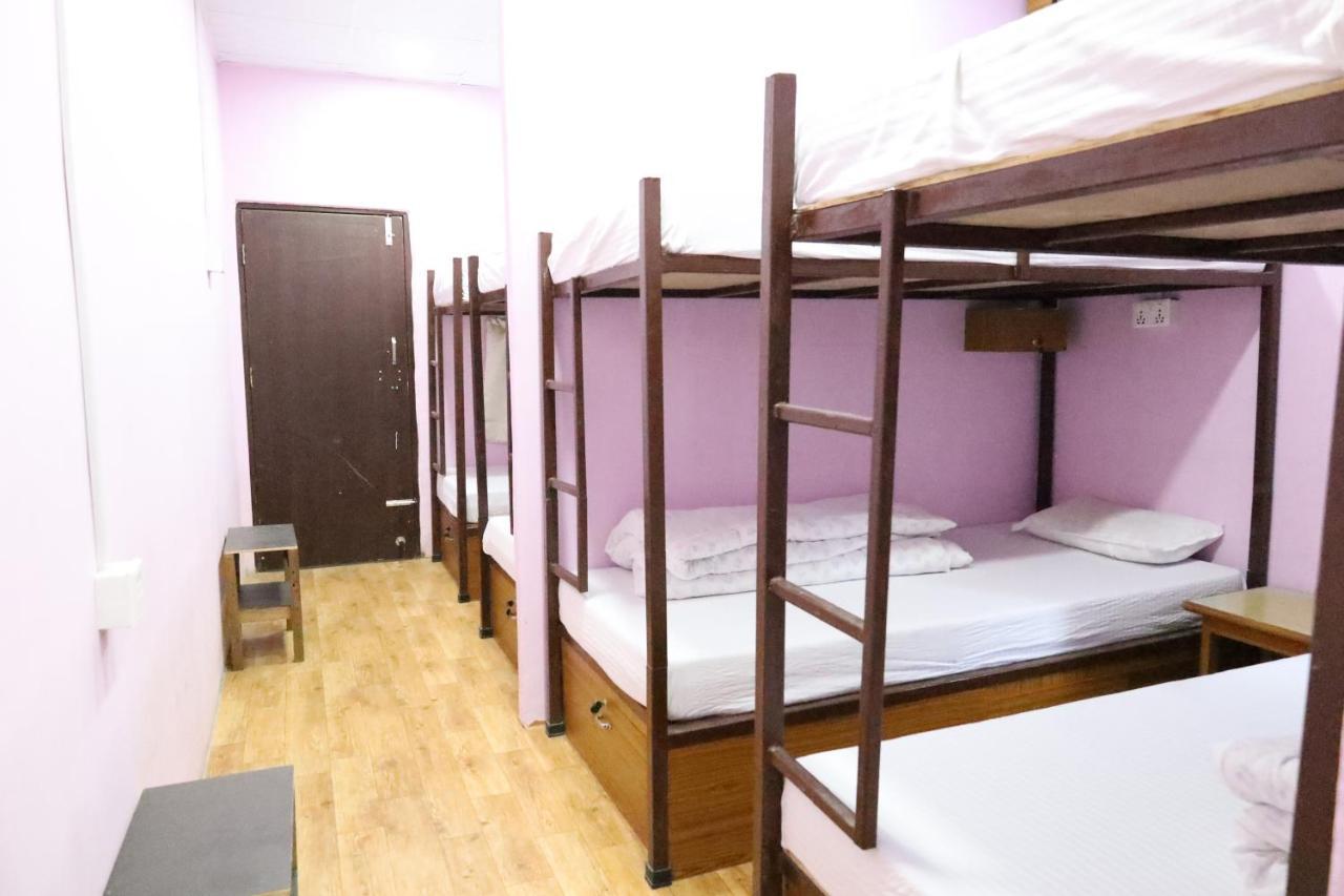 Margik Backpackers Hostel Pokhara Exterior photo
