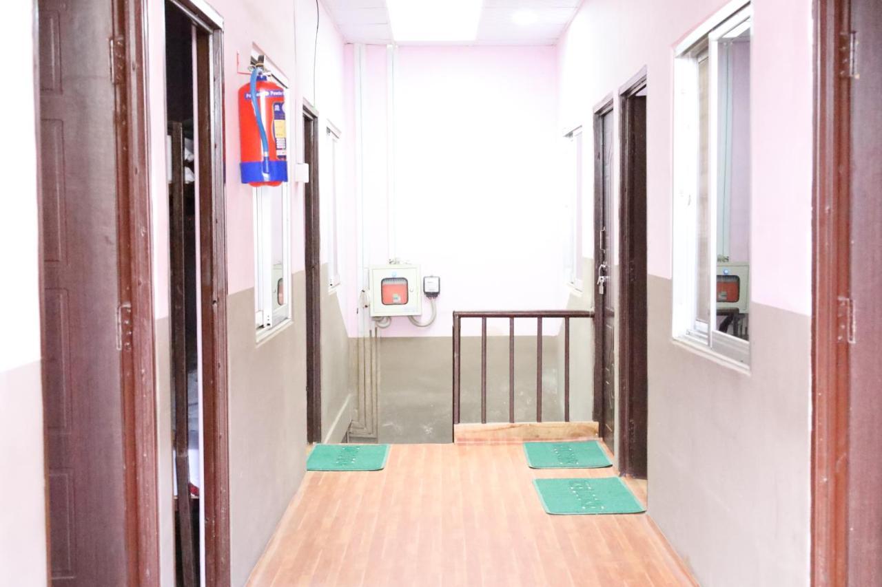 Margik Backpackers Hostel Pokhara Exterior photo