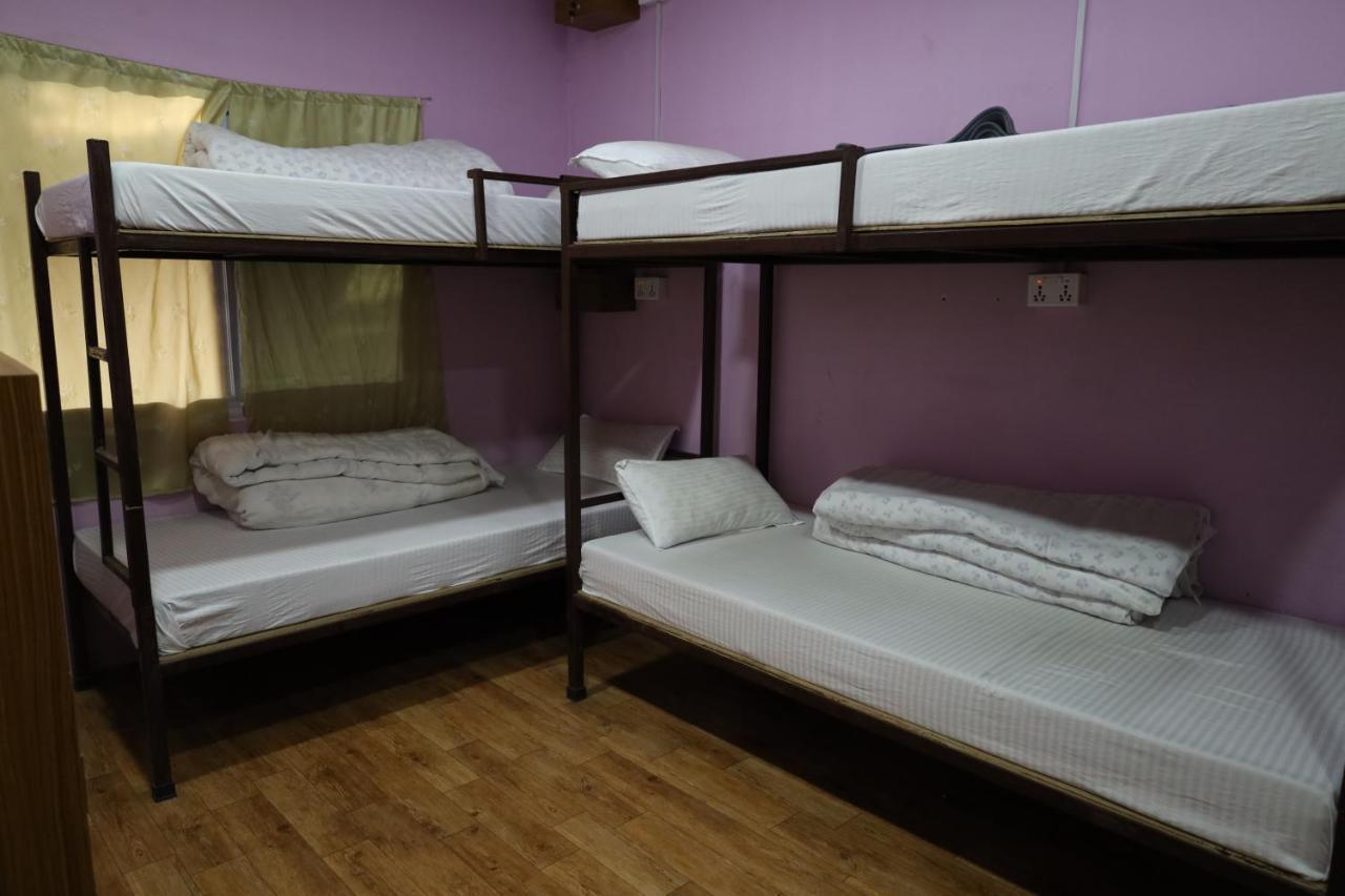 Margik Backpackers Hostel Pokhara Exterior photo