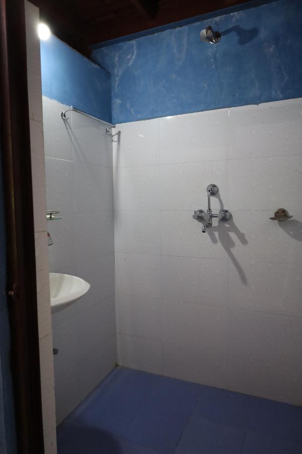 Margik Backpackers Hostel Pokhara Exterior photo