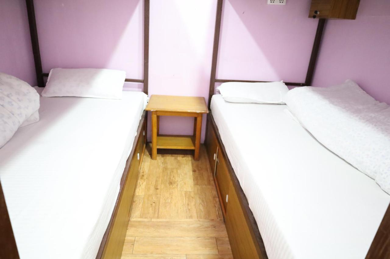 Margik Backpackers Hostel Pokhara Exterior photo