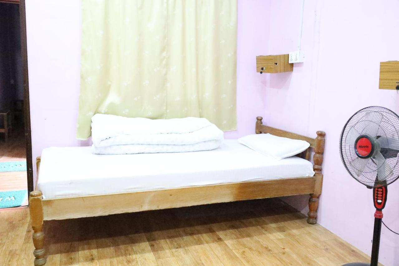 Margik Backpackers Hostel Pokhara Exterior photo